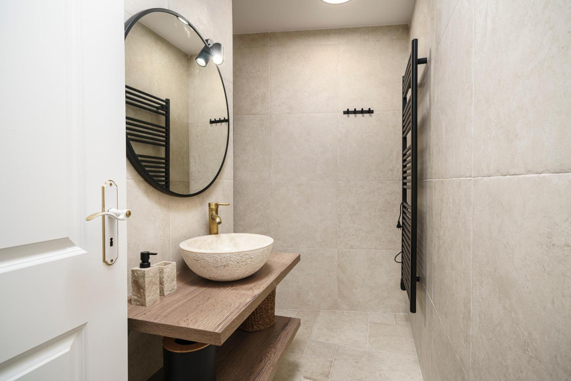Samm Apartment